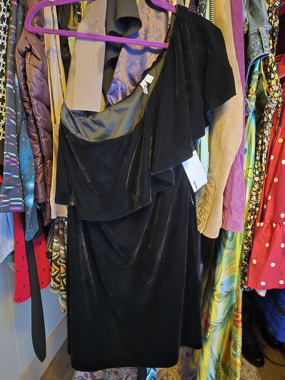 Kensie Black One-Shoulder Ruffle Velvet Dress